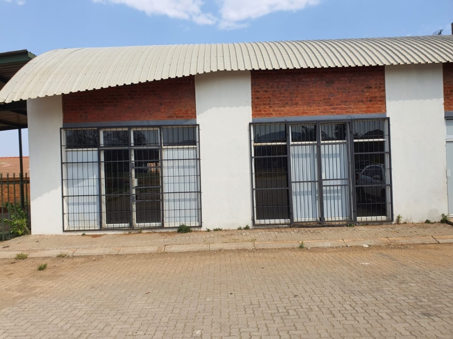 Commercial Property for Sale in Melodie North West